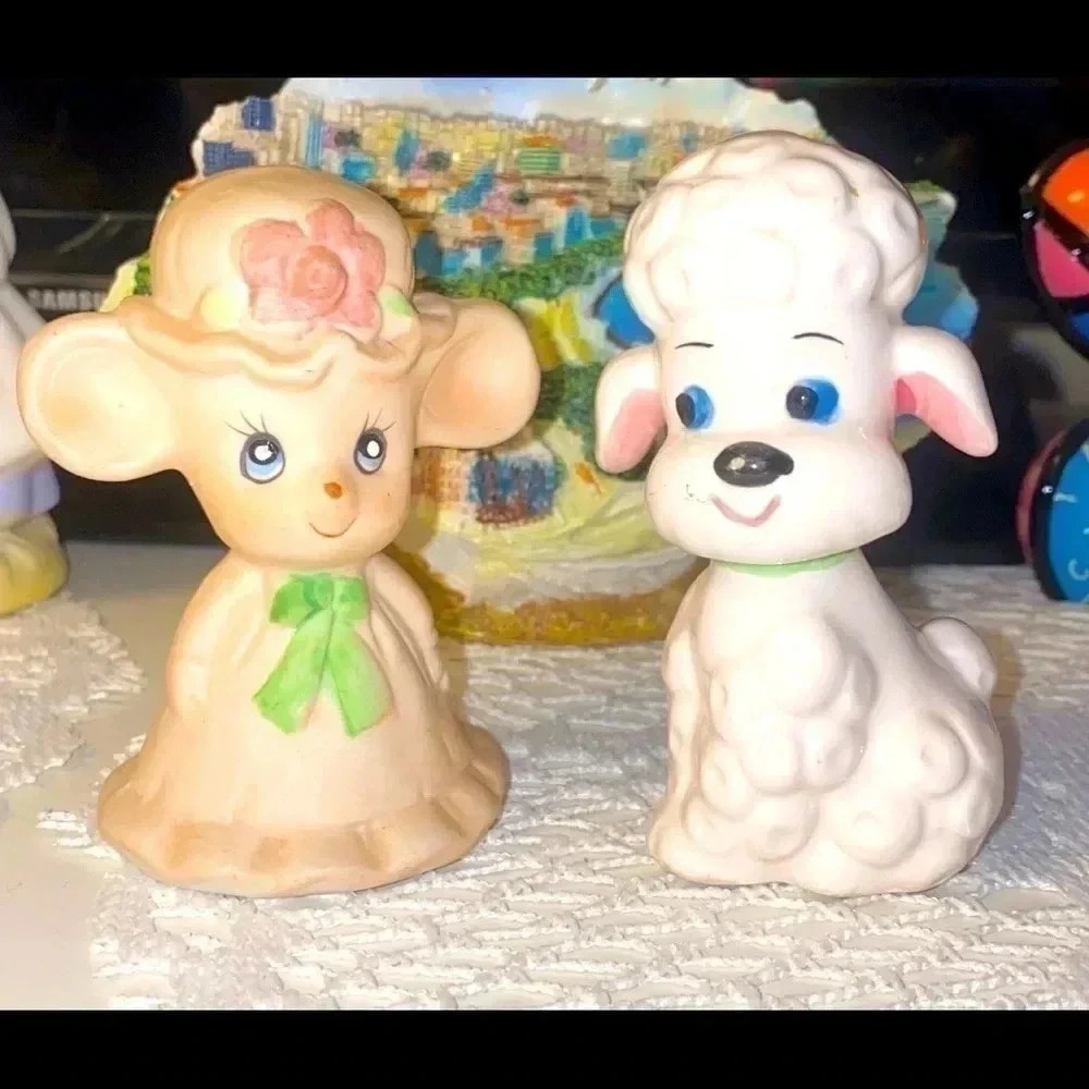 Vintage porcelain salt  and pepper shakers, hand painted, kitchen decor